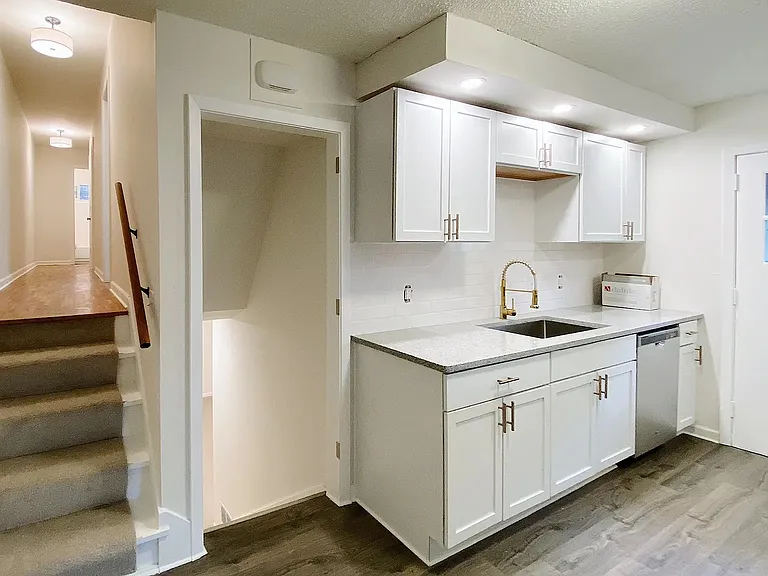 3046 Buchanan St NE — Photo 1