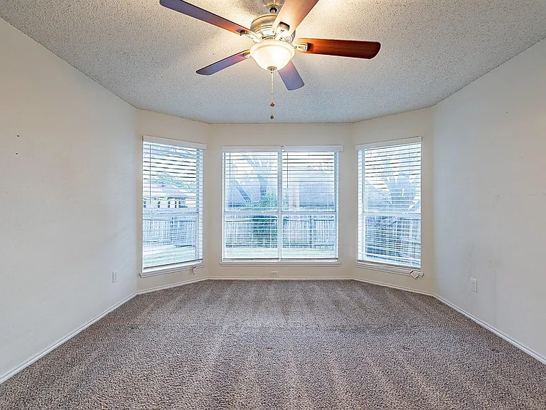 1408 Belaire Dr — Photo 28