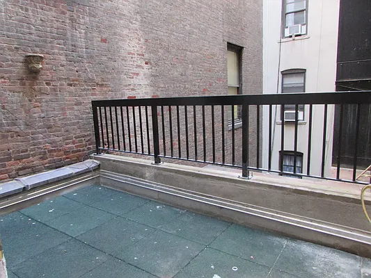 Rented by Compass | media 13