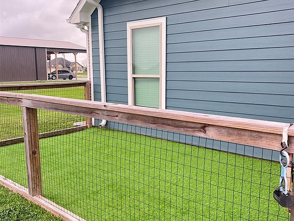 4th image of 320 Buffalo Trl