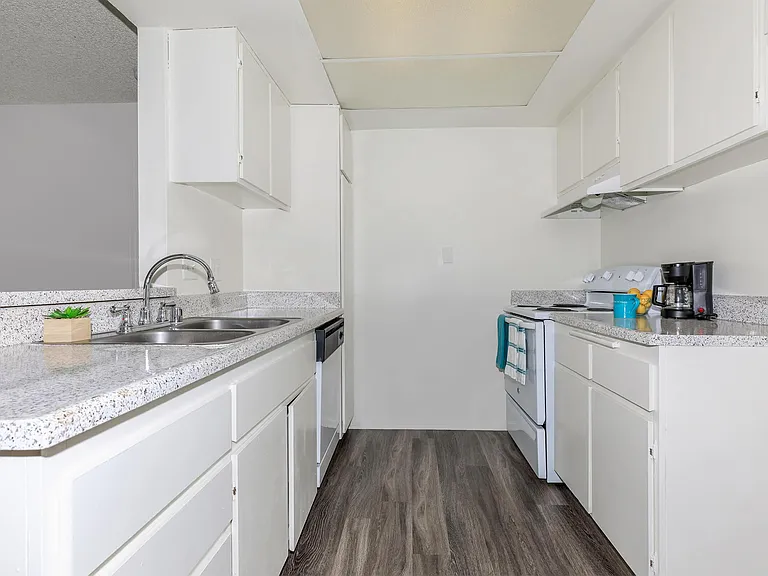 Monte Verde Apartment Homes — Photo 29