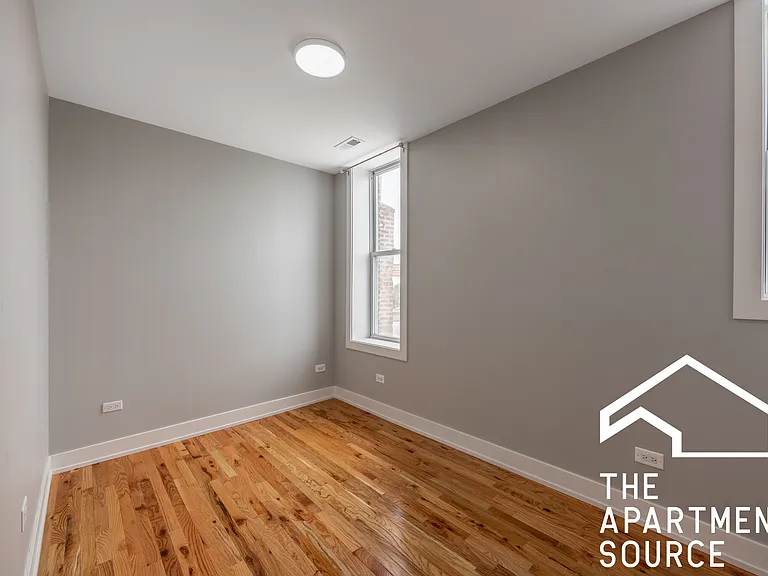 3328 W Congress Pkwy #3 — Photo 5