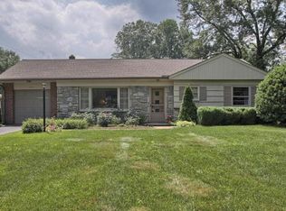 1553 Santa Barbara Dr, Lancaster, PA 17601