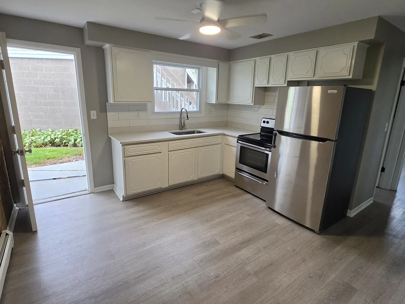2 bed, $1,350 — Photo 2