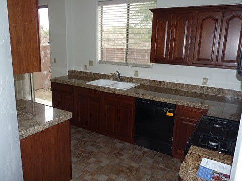 3rd image of 8 Northridge Cir