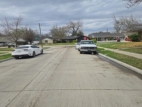 4th image of 1606 Carroll Dr