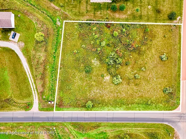 7975 W Price Rd, Saint Johns, MI 48879