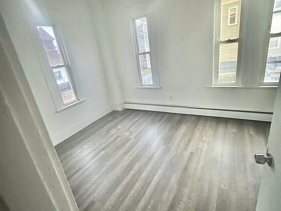 4th image of 98 Summer St #2A