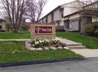 1927 Pembridge Pl, Detroit, MI 48207