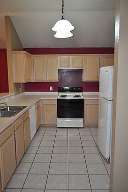 3rd image of 6603 Sandgate Dr