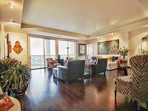 4th image of 98 San Jacinto Blvd Suite 1406