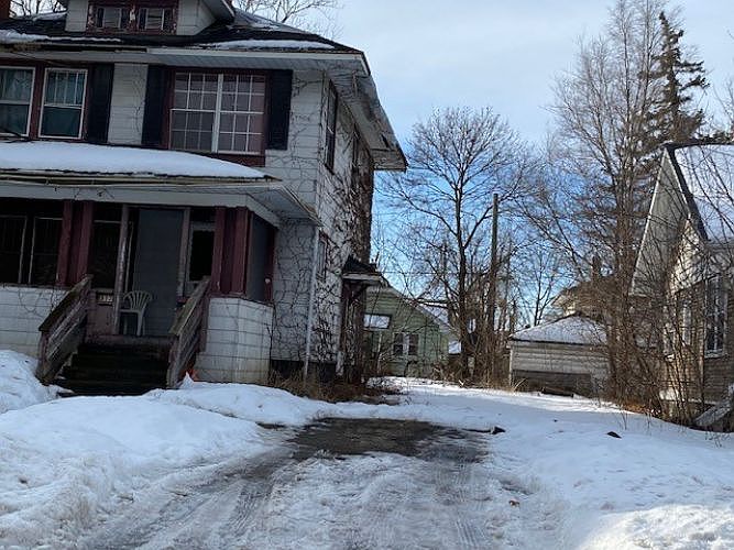 2nd image of 317 Josephine St