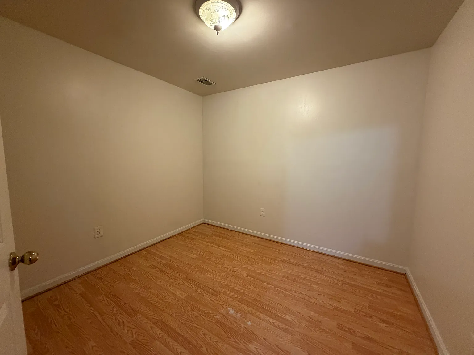 1 bed, 800 sqft, $1,500 — Photo 3