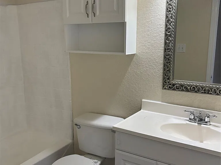 101 E Hospital Dr #1 — Photo 12