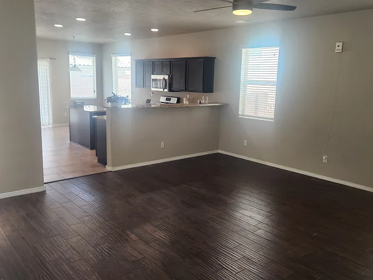 8812 Zephyr Pl NW — Photo 9