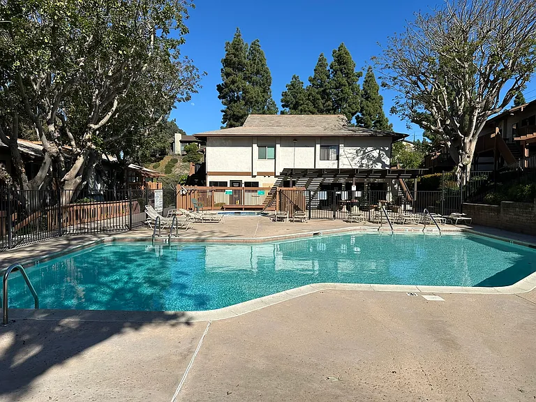 6386 Rancho Mission Rd #322-1-1 — Photo 2