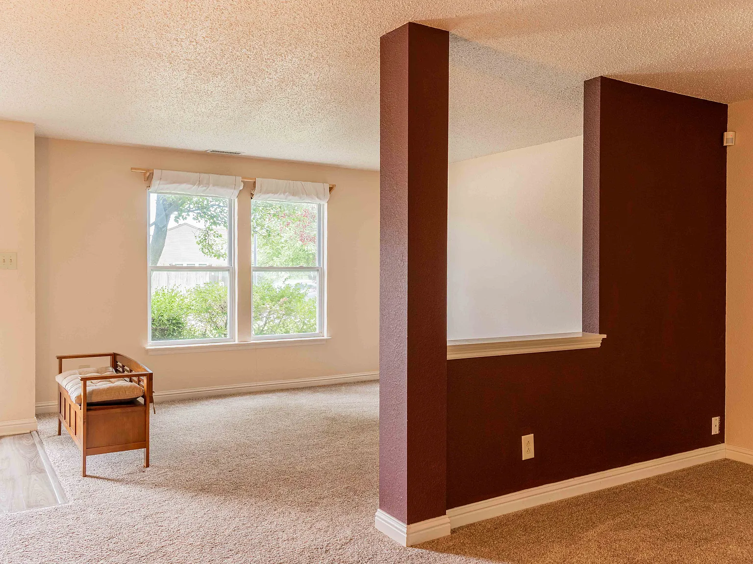 3 bed, 2.5 bath, 2353 sqft, $2,100 — Photo 4