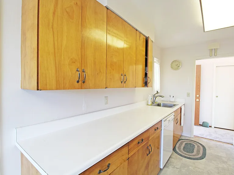 115 Rishell Dr — Photo 3