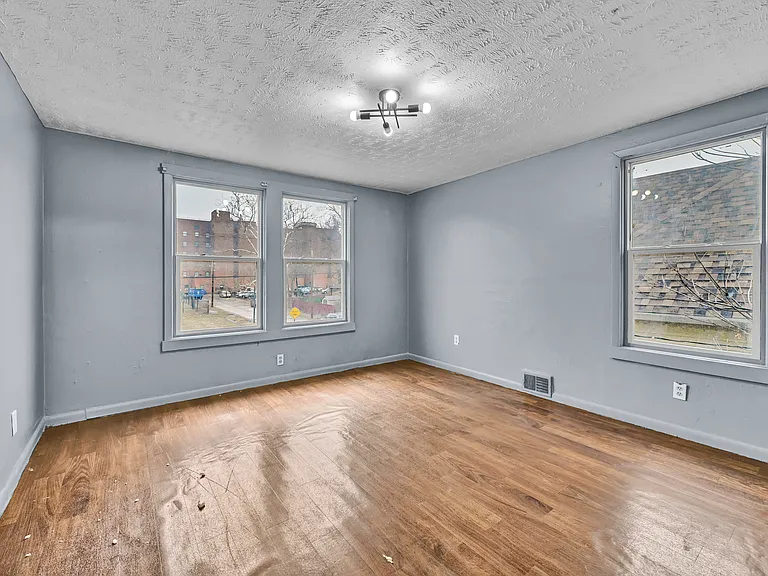 9502 Talbot Ave — Photo 18