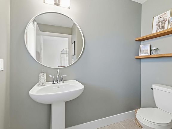 5th image of 165 Alabaster Way