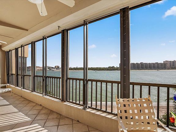 5th image of 124 La Peninsula Blvd #24