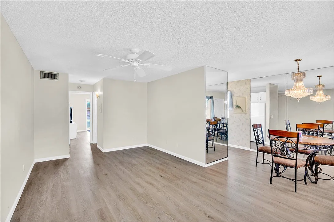 1 bed, 1.5 bath, 750 sqft, $1,650 — Photo 2