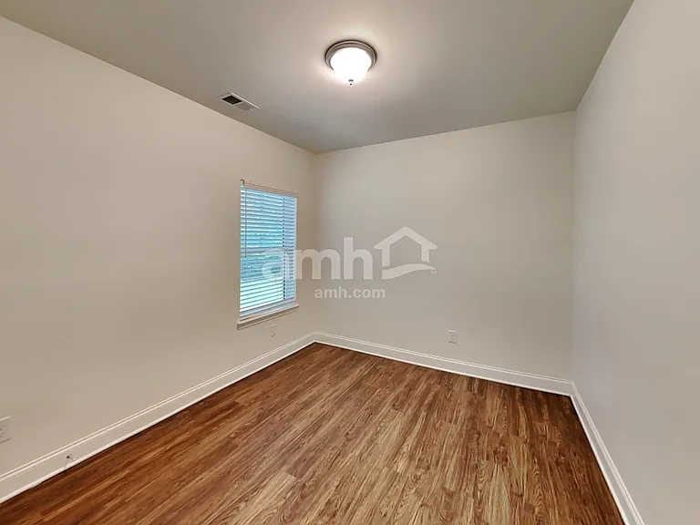 5085 Hudson Valley Dr — Photo 17