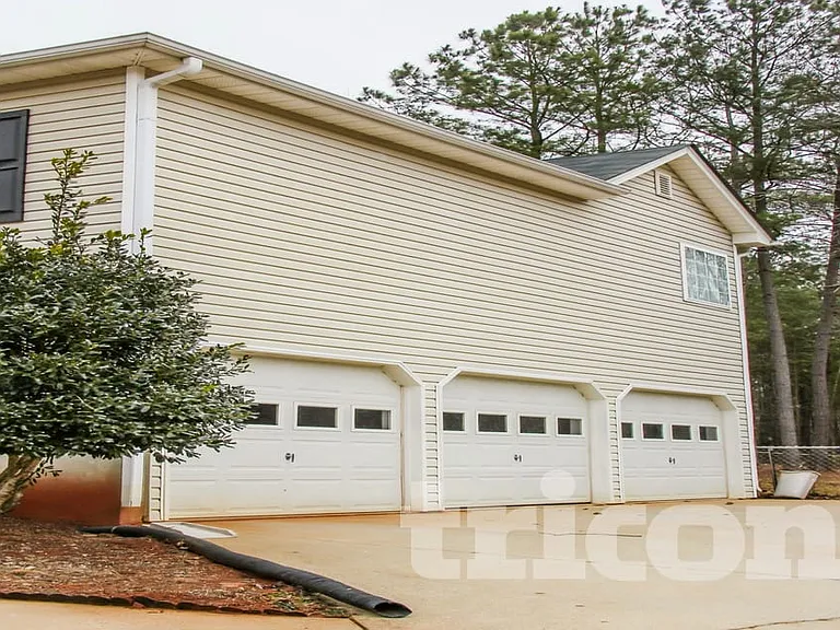 1800 Cedar Hl — Photo 14