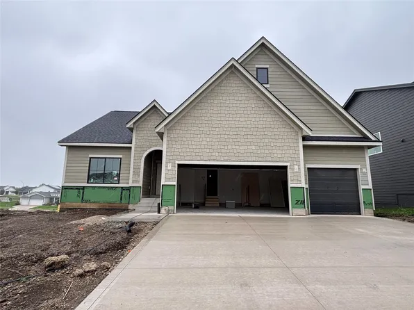 1841 Silver Maple Dr, Norwalk, IA 50211