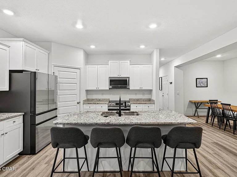 224 Butler Cv — Photo 11