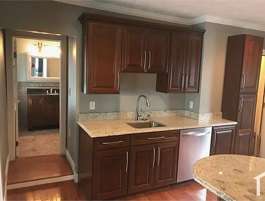 3 bed, 1200 sqft, $2,550 — Photo 3