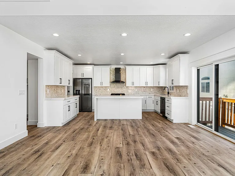 449 E Greenwood Ave — Photo 12