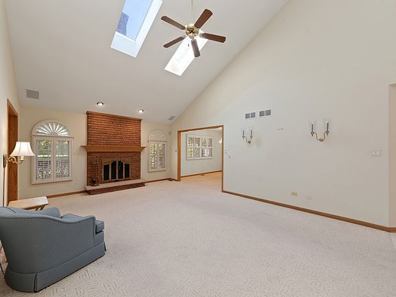 5th image of 8414 Sandalwood Ct