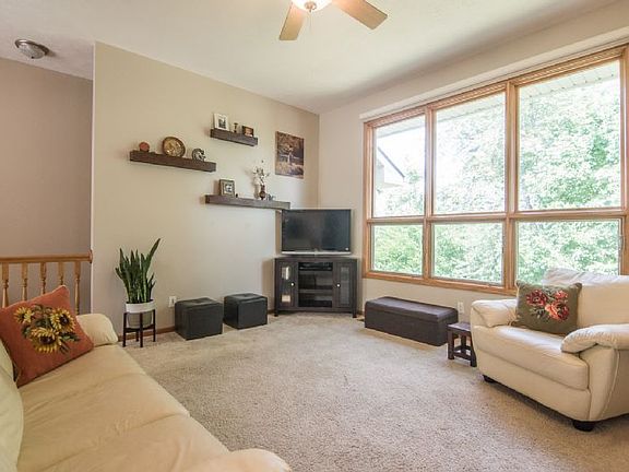 5th image of 313 Louise Ave