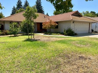 2338 Barstow Ave, Clovis, CA 93611