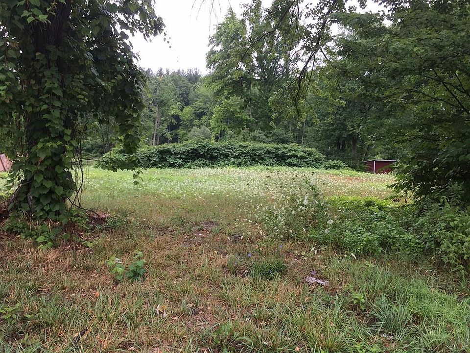 2nd image of 1128 Main St
