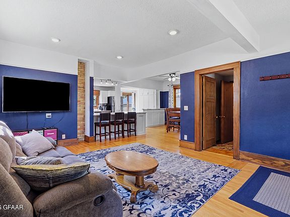 3rd image of 111 Conklin Ave