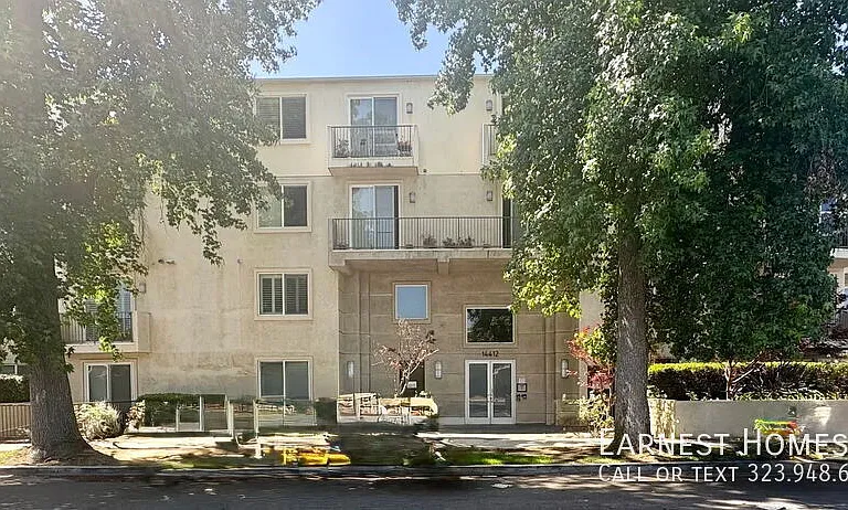 14412 Killion St #401 — Photo 2