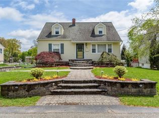 10 Cedar St, Pompton Lakes, NJ 07442