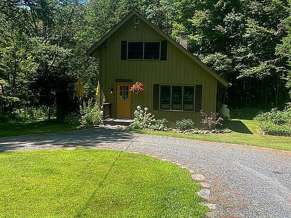 2nd image of 10 Shorewood Estates Rd