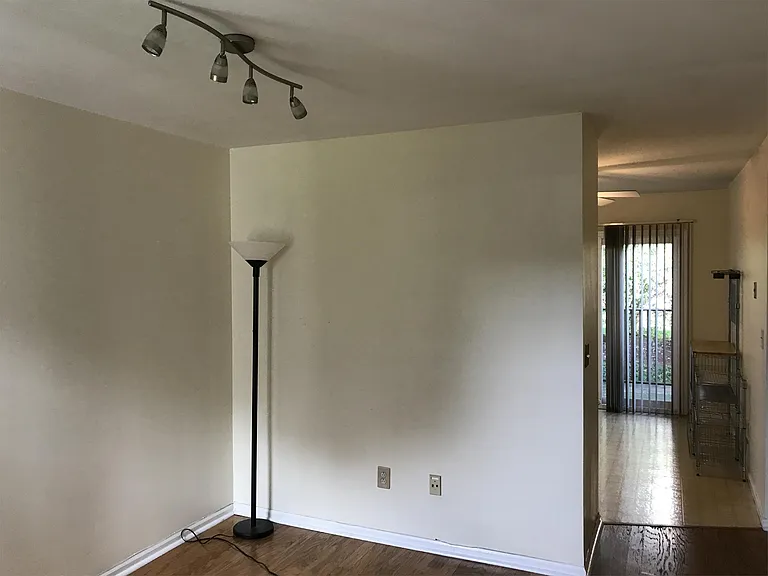 101 Renaissance Ln — Photo 3