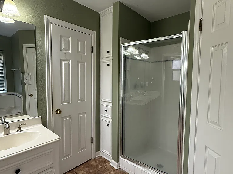 609 Castlebrook Dr — Photo 5