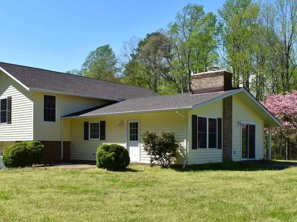 4451 Angelica Dr, Huntingtown, MD 20639