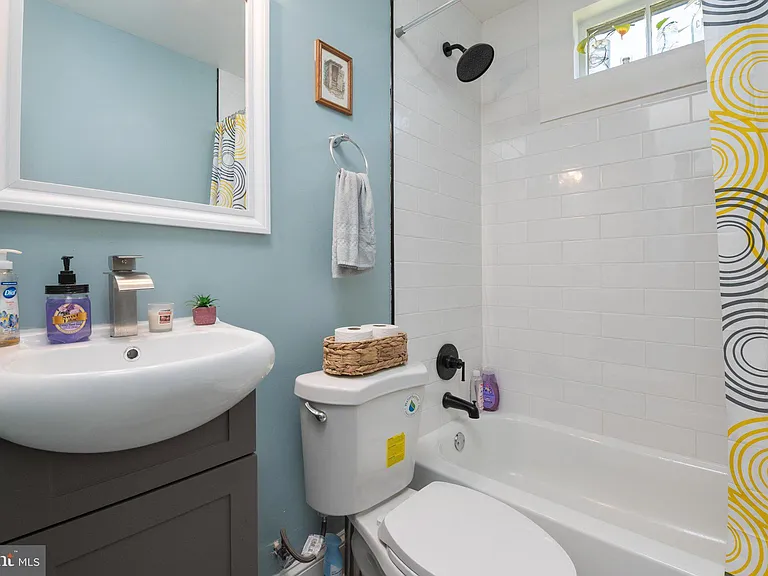 104 Maple Ave #4 — Photo 8