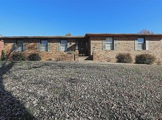 1544 Parksite Dr, Cape Girardeau, MO 63701