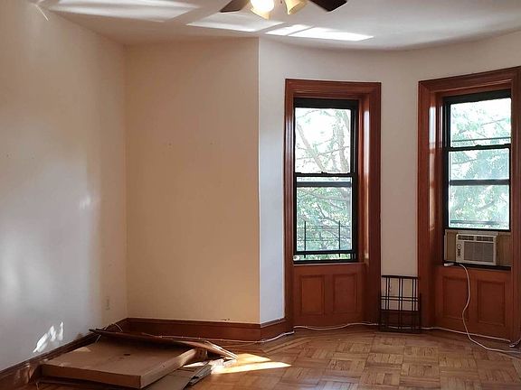 2nd image of 439 1st St #2A
