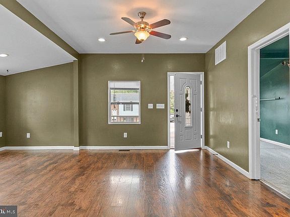 4th image of 237 3rd Ave