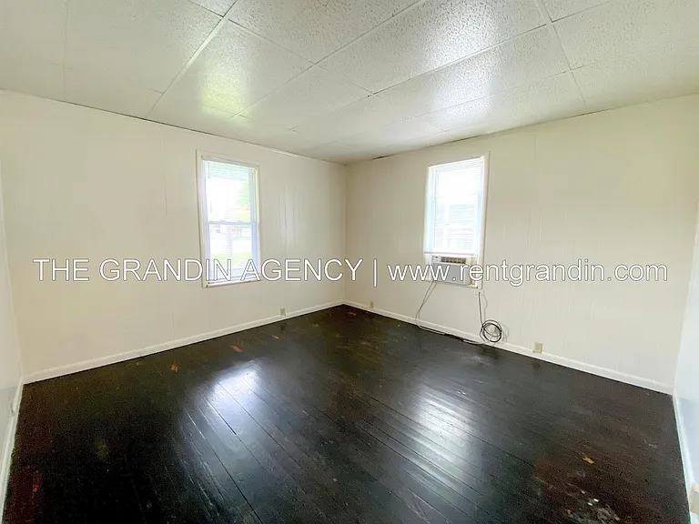 909 13th St SE — Photo 7