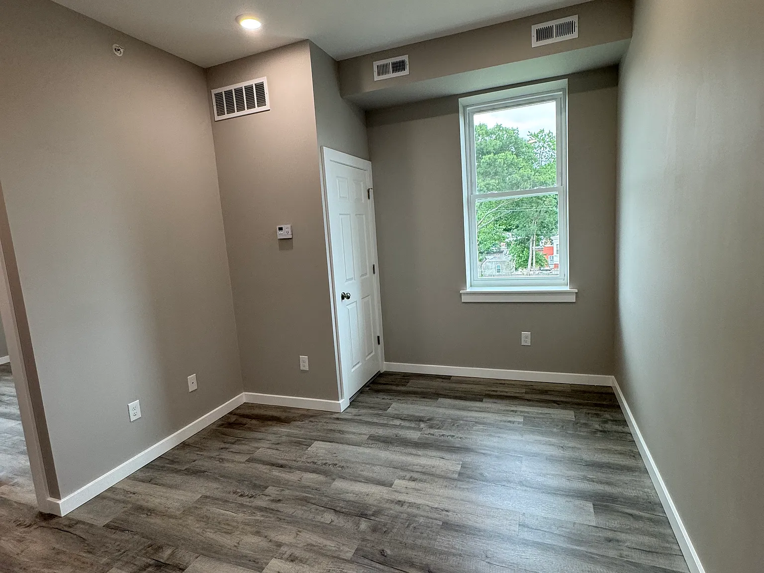 6658 Keystone St — Photo 3