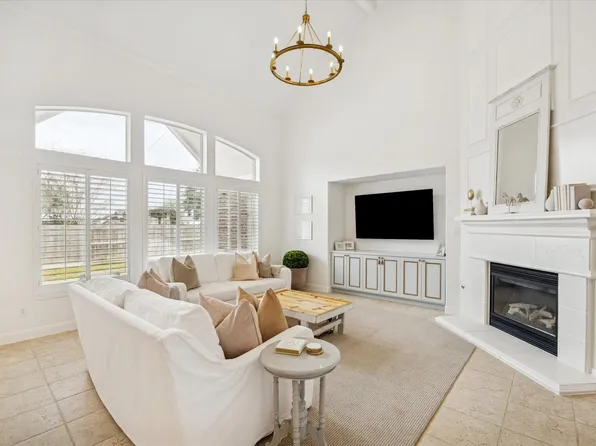 7935 Woodcrest Ct, Sugar Land, TX 77479